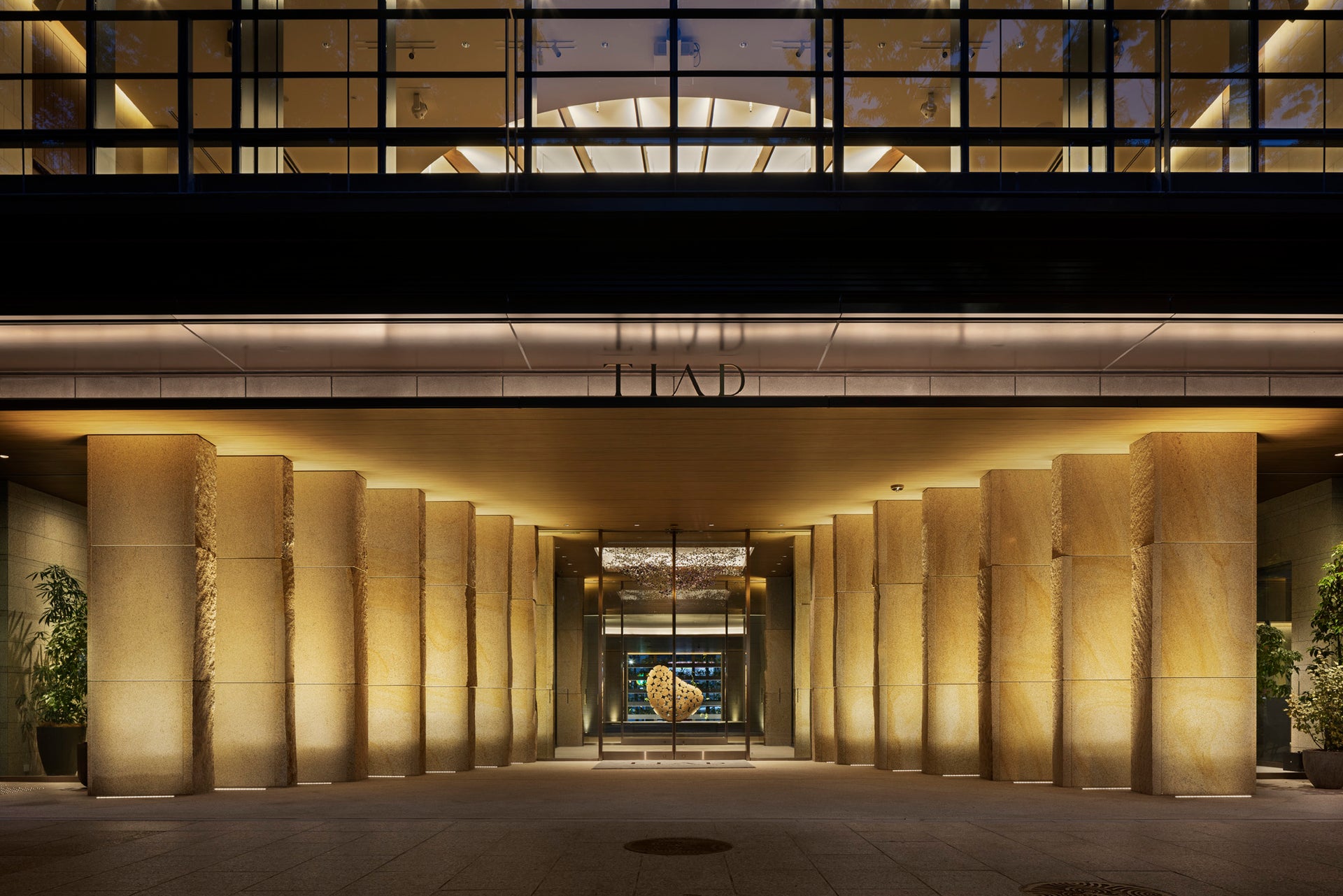 TIAD, AUTOGRAPH COLLECTION